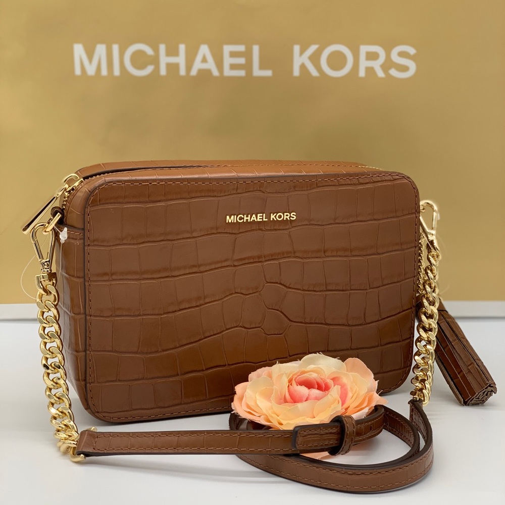 MICHAEL KORS MD CAMERA CROSSBODY BAG EMBOSSED LETR - Picture 9 of 16